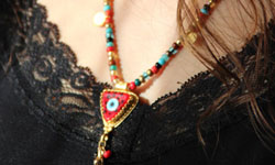 Evil eye pendant - red
